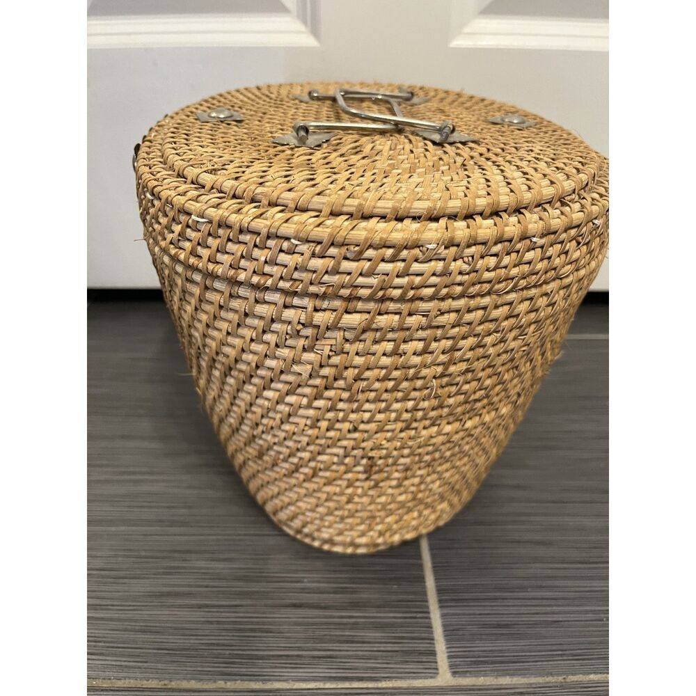 Vintage Chinese Wicker Tea Basket With Tea Pot and Tea Cups- 4 Pieces - Picture 9 of 10